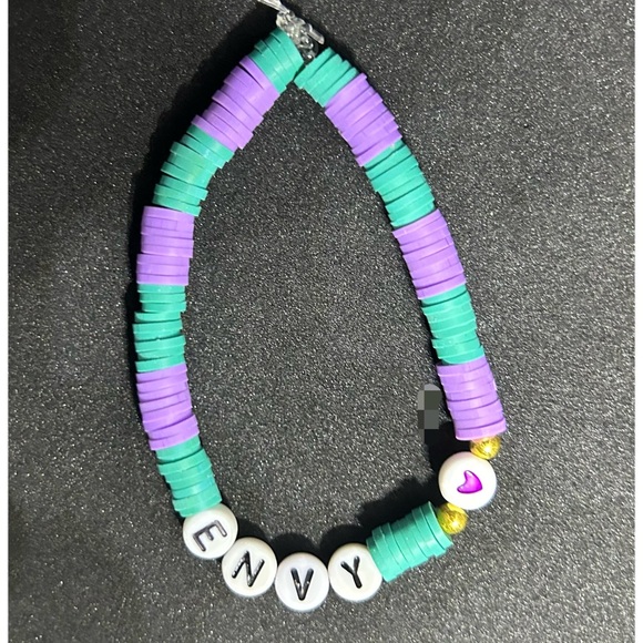 Envy (Inside Out) Heishi Bracelet - Picture 5 of 9